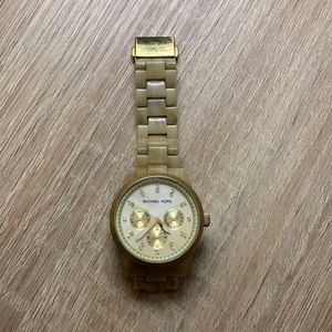 Michael Kors Women's MK5217 Oversized Horn Watch